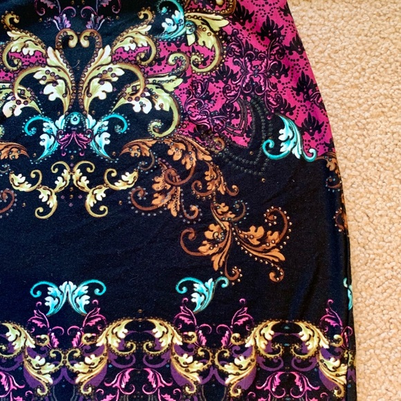 Gorgeous and comfortable skirt - Picture 2 of 6